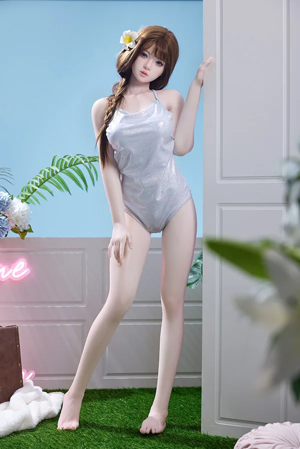 JX DOLL シリコンヘッド+TPE体 愛らしい水着姿の少女型ラブドール 150cm H5111 小春 150cm JX DOLL 小春、夏の銀水着姿。プルメリア飾りの茶髪とリアルなTPE肌が魅力の少女型ラブドール。.